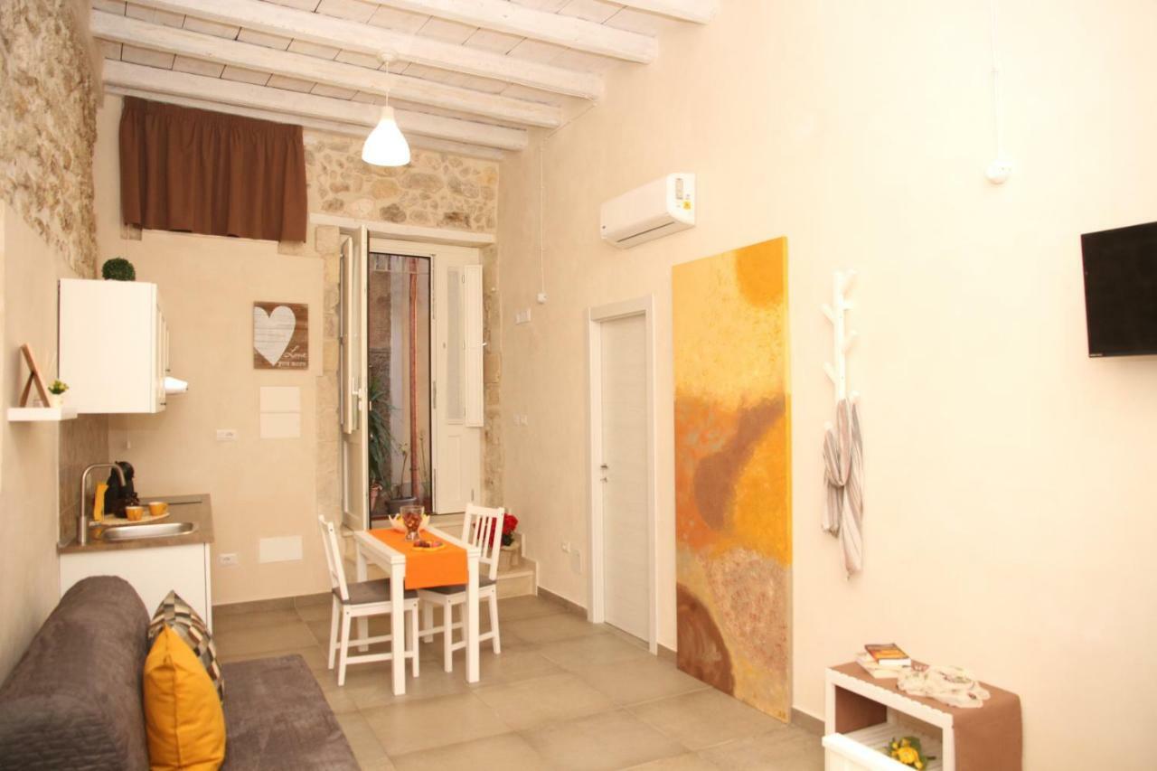 Essentia Rooms- Ortigia Holidays Syracuse Exterior foto