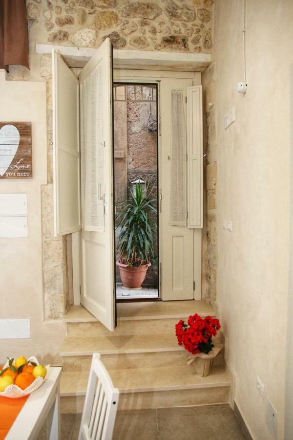 Essentia Rooms- Ortigia Holidays Syracuse Exterior foto